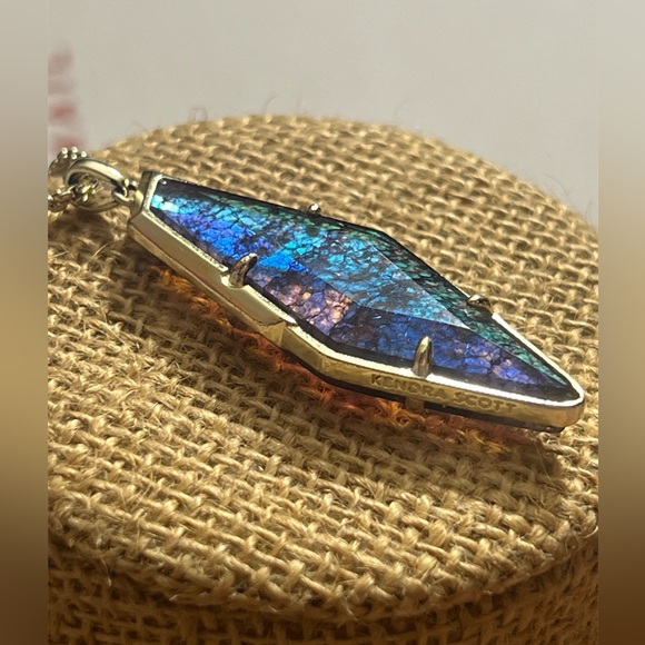 Kendra Scott Beatrice Necklace - Picture 3 of 11